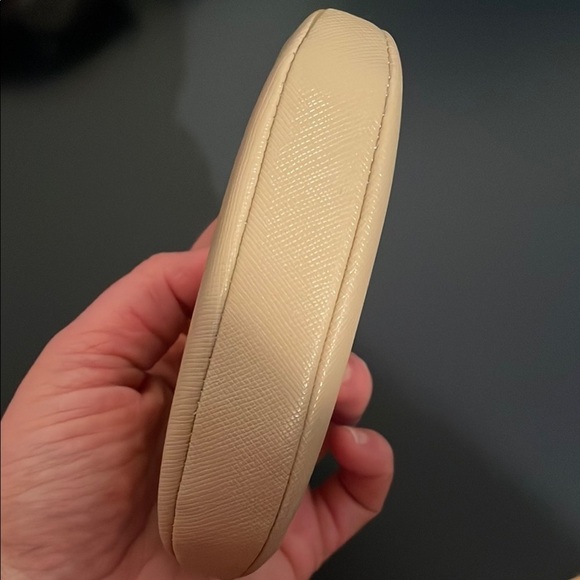 Elegant Cream Clutch with Bow Accent - Picture 7 of 10